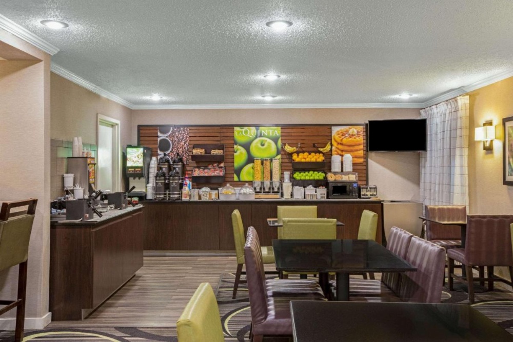La Quinta Inn & Suites by Wyndham Little Rock North - Mccain Mall Image 12