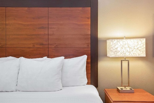 La Quinta Inn & Suites by Wyndham Little Rock North - Mccain Mall image 14