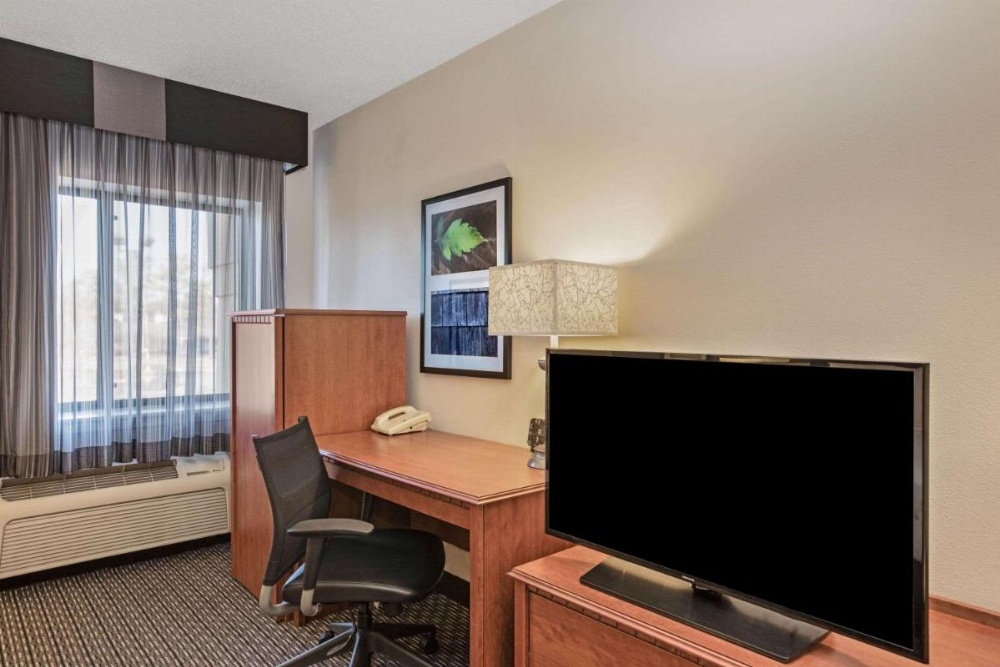 La Quinta Inn & Suites by Wyndham Little Rock North - Mccain Mall Image 15