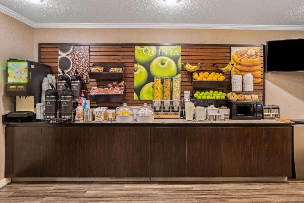 La Quinta Inn & Suites by Wyndham Little Rock North - Mccain Mall Image 16