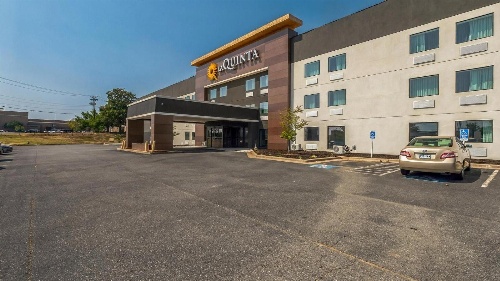La Quinta Inn & Suites by Wyndham Little Rock North - Mccain Mall image 2