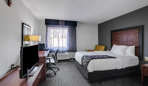 La Quinta Inn & Suites by Wyndham Little Rock North - Mccain Mall image 3