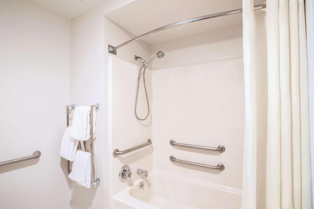 La Quinta Inn & Suites by Wyndham Little Rock North - Mccain Mall Image 35