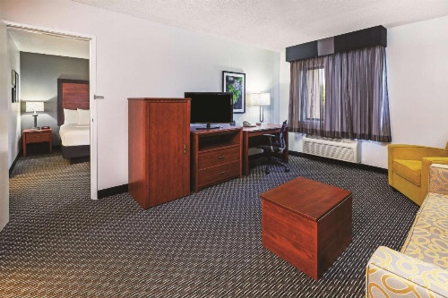 La Quinta Inn & Suites by Wyndham Little Rock North - Mccain Mall image 38
