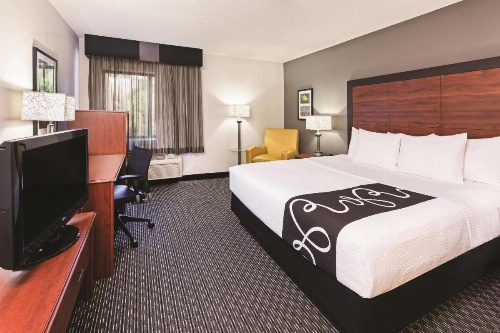 La Quinta Inn & Suites by Wyndham Little Rock North - Mccain Mall image 43